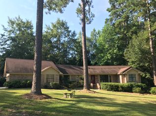 14 Rolling Hills Dr, Laurel, MS 39440