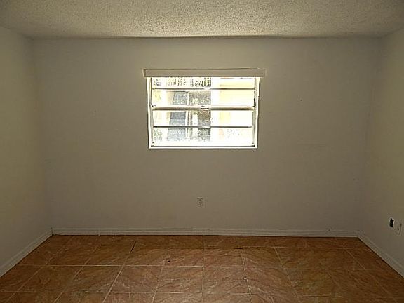 4th image of 431 Executive Center Dr APT 101