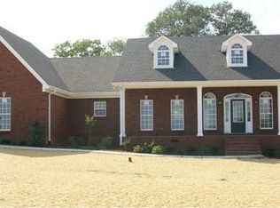 16 Remington Dr, Fayetteville, TN 37334