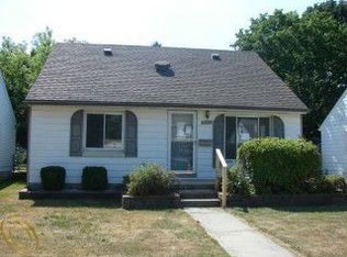 26711 Hollywood St, Roseville, MI 48066