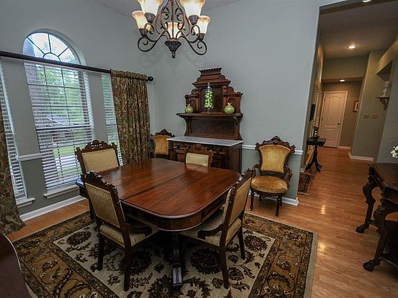 4th image of 2914 Whittington Dr
