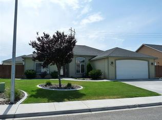 8513 W Clearwater Pl, Kennewick, WA 99336