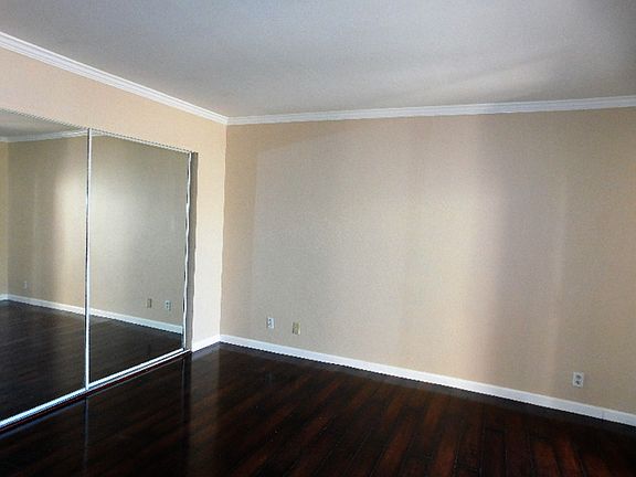 3rd image of 24412 Valle Del Oro Unit 201