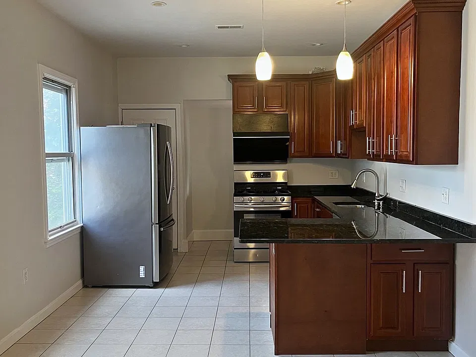 97 Bradstreet Ave #97