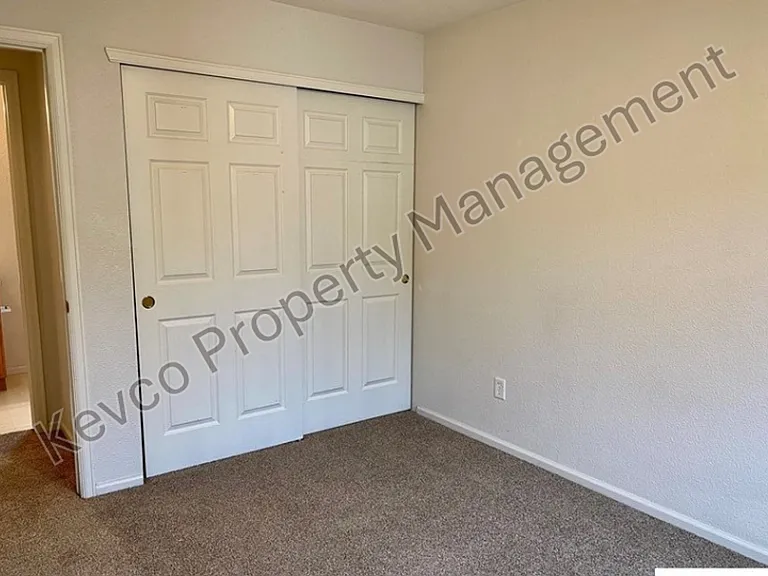 3433 Bale Dr — Photo 8