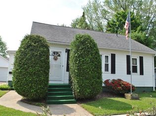 1015 E 33rd St, Erie, PA 16504