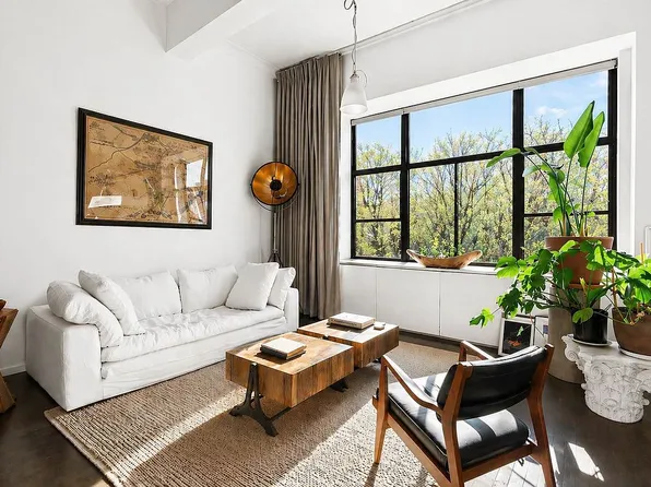 130 Barrow St APT 306, New York, NY 10014