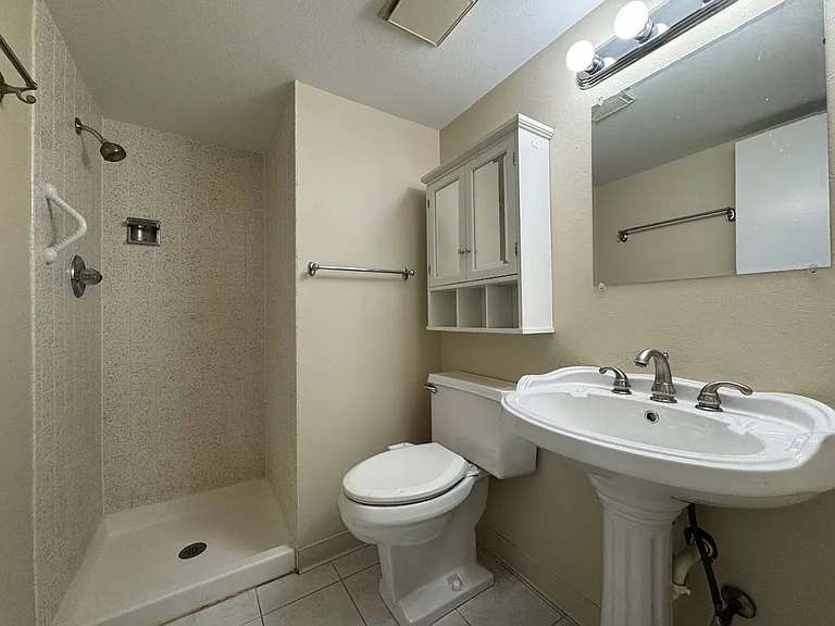 625 Manhattan Pl #109 — Photo 14