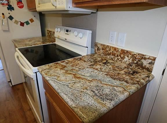 4th image of 165 Oluea Cir