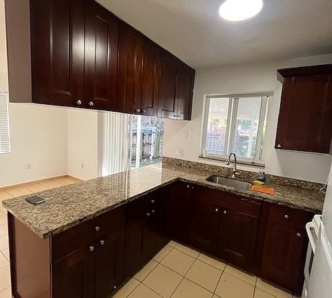 5th image of 2842 SW 36th Ct #2842