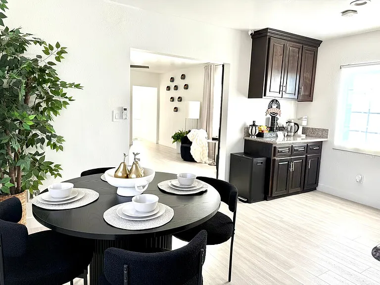 527 W Colden Ave — Photo 9