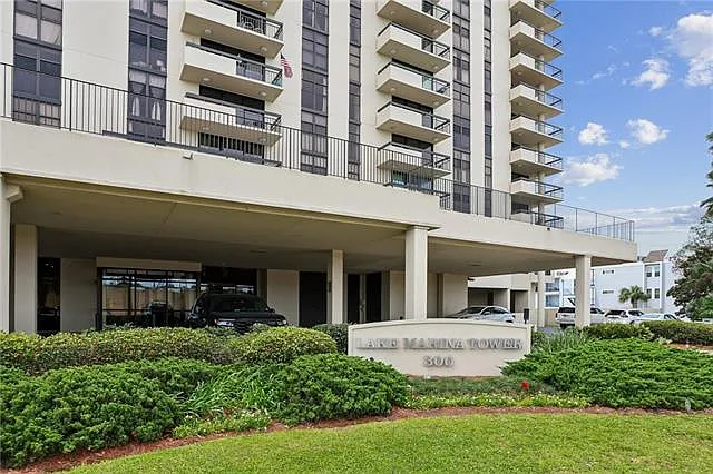 300 Lake Marina Ave #4A — Photo 1
