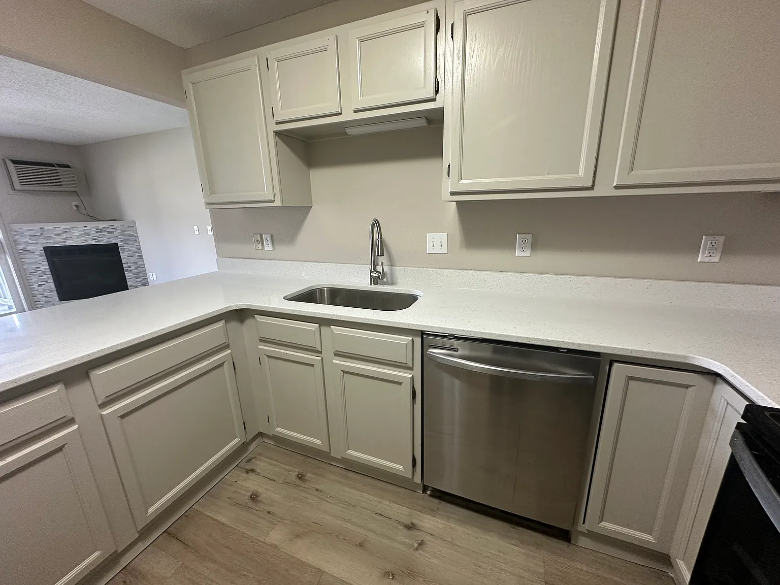 2 bed, 789 sqft, $1,150 — Photo 2