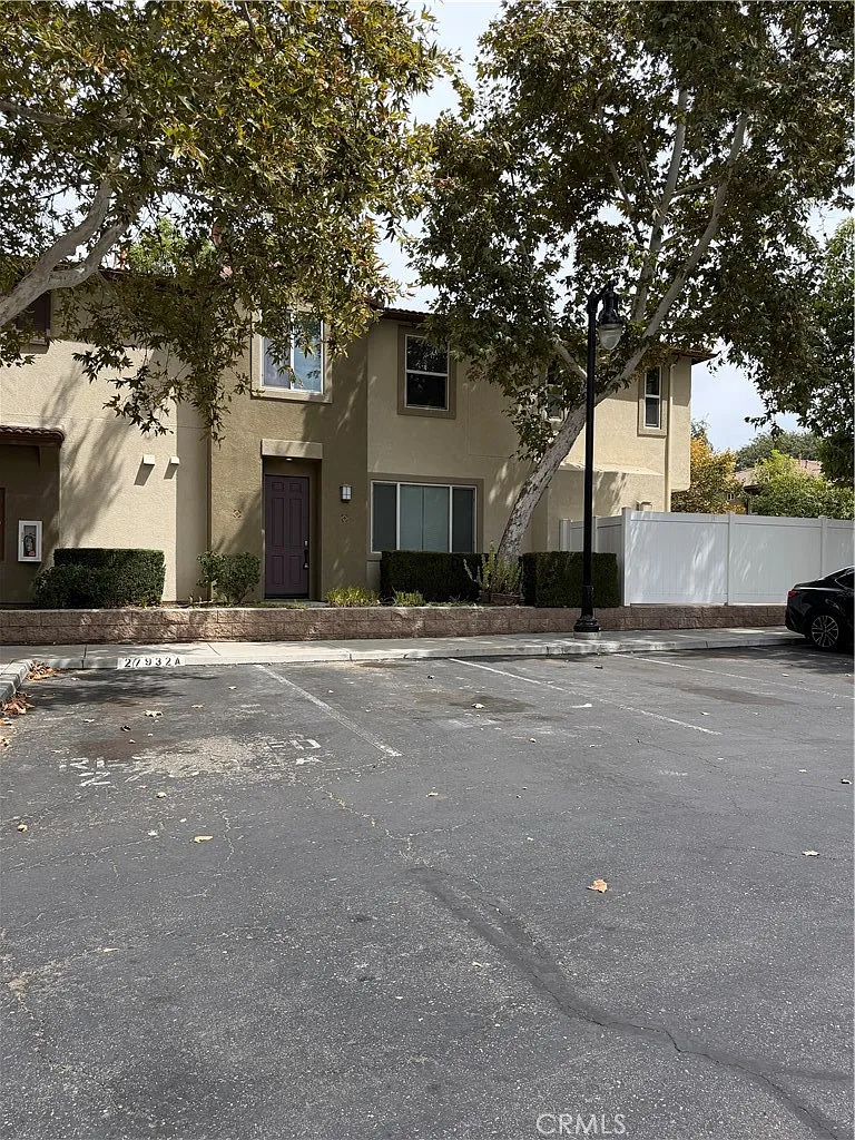 3 bed, 2.5 bath, 1781 sqft, $2,800 — Photo 1