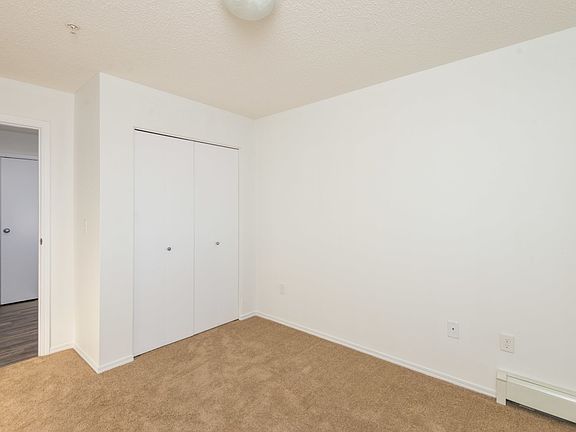 5th image of 3711 Whitelaw Ln NW