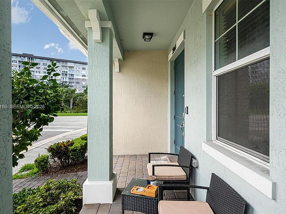 5th image of 3944 Poinciana Ln