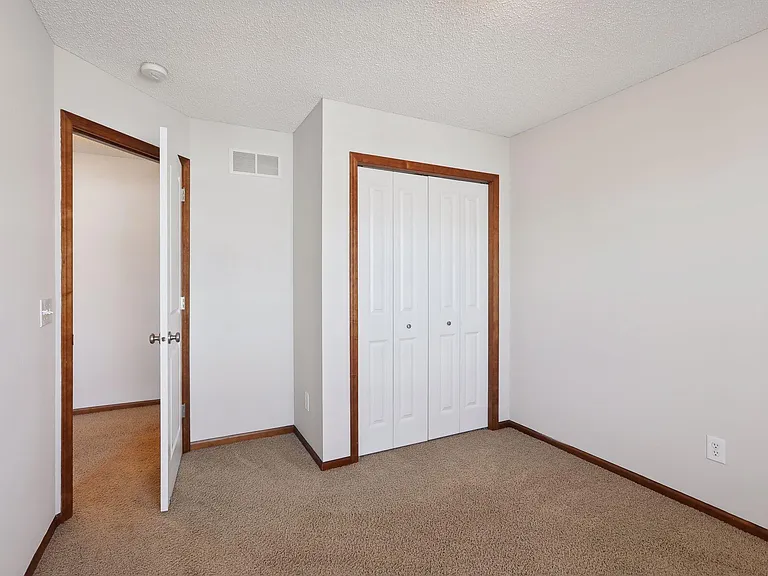 15024 Farnham Ave N — Photo 25