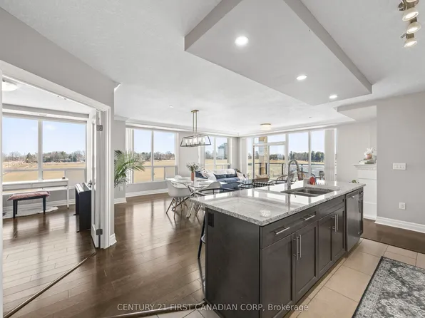 240 Villagewalk Blvd #605, London, ON N6G 0P6