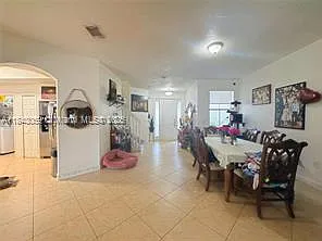 4 bed, 2.5 bath, 2155 sqft, $4,200 — Photo 2