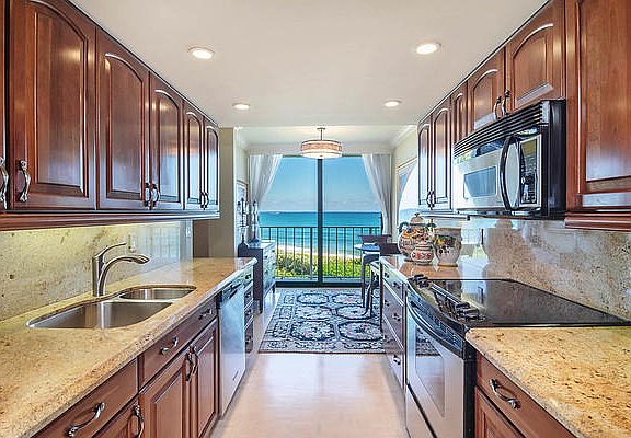 3rd image of 3360 S Ocean Blvd #3-C