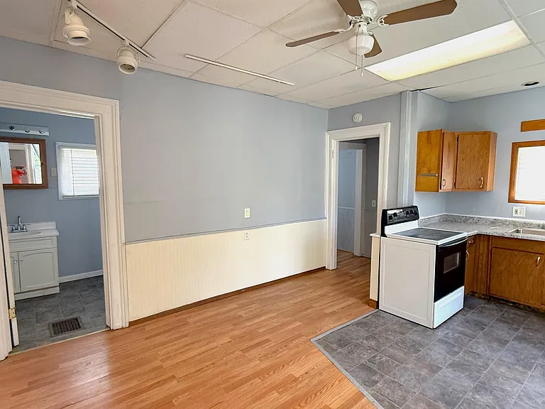 908 N Van Buren St #1 — Photo 6