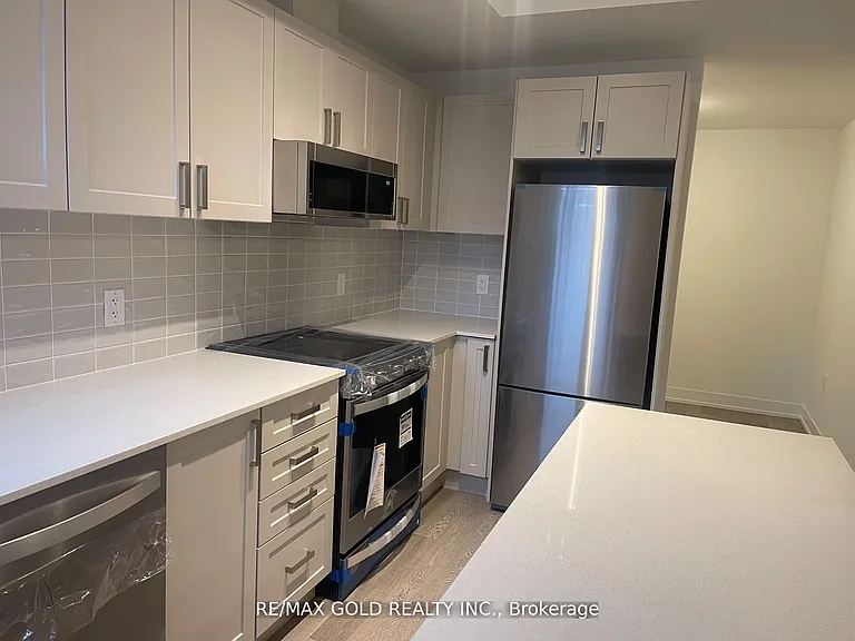 1095 Douglas McCurdy Cmn #161 — Photo 2