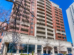 828 W Grace St APT 903, Chicago, IL 60613