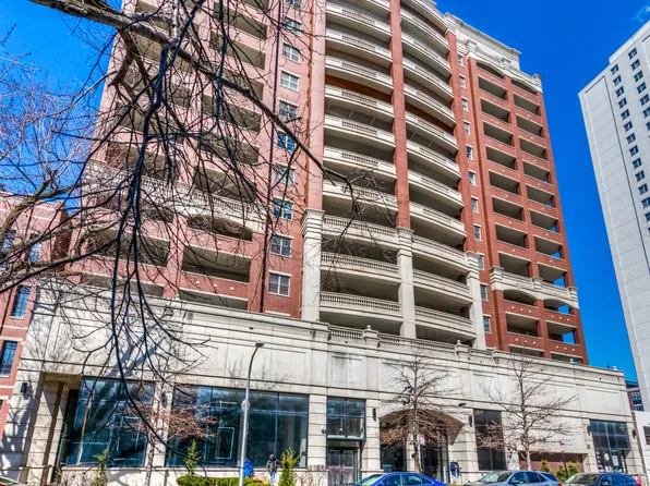 828 W Grace St APT 903, Chicago, IL 60613