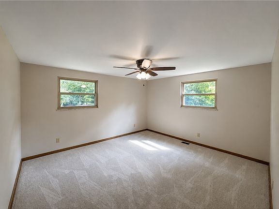 4th image of 7855 Bluff Rd