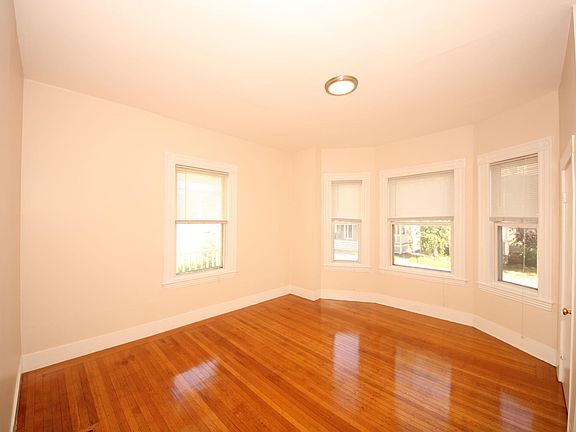 3rd image of 60-62 Bedford St