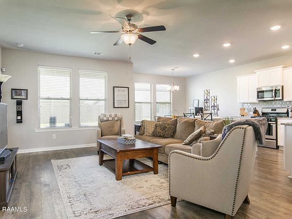 3rd image of 206 Amaya Ave