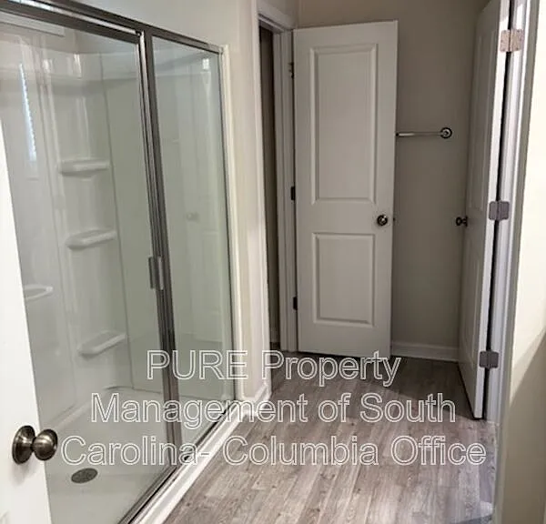 1155 Crescent Moon Loop — Photo 6