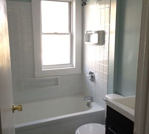 Bristol Ap 3E bathroom 3