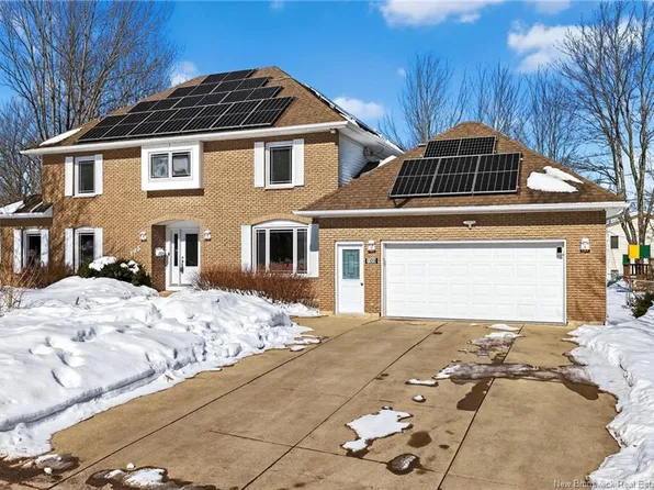 105 Redwood Dr, Moncton, NB E1G 1W8