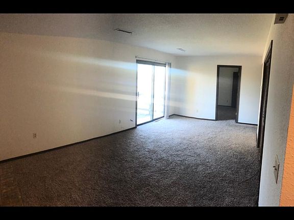 4th image of 480 N Shiloh Ave