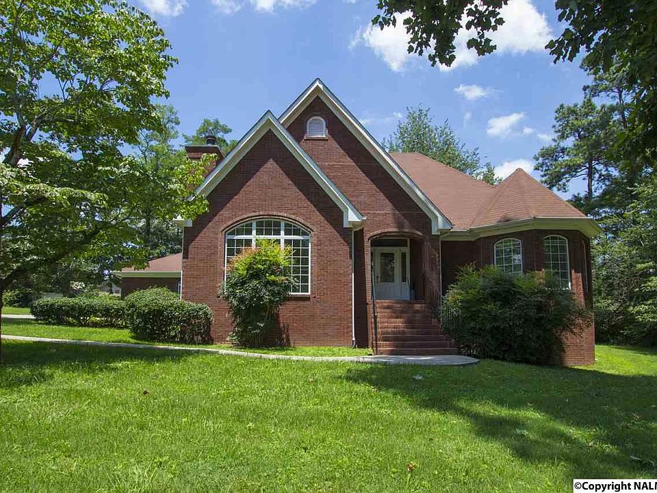 1st image of 3903 Panorama Dr SE