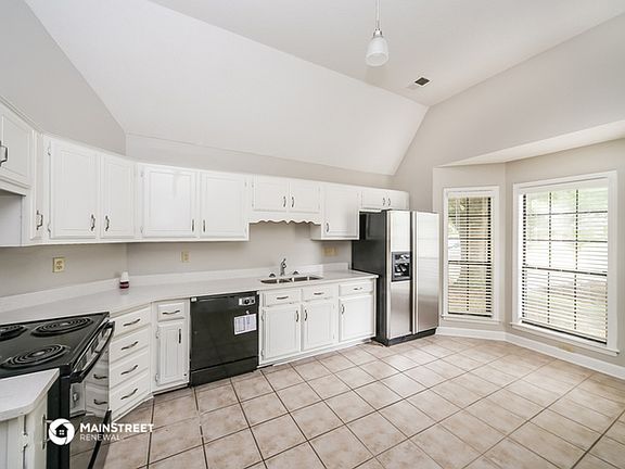 5th image of 4332 Breeds Hill Dr