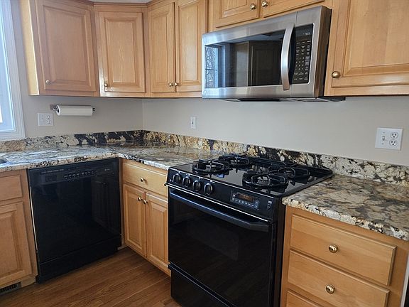 3rd image of 7 Tree Top Way