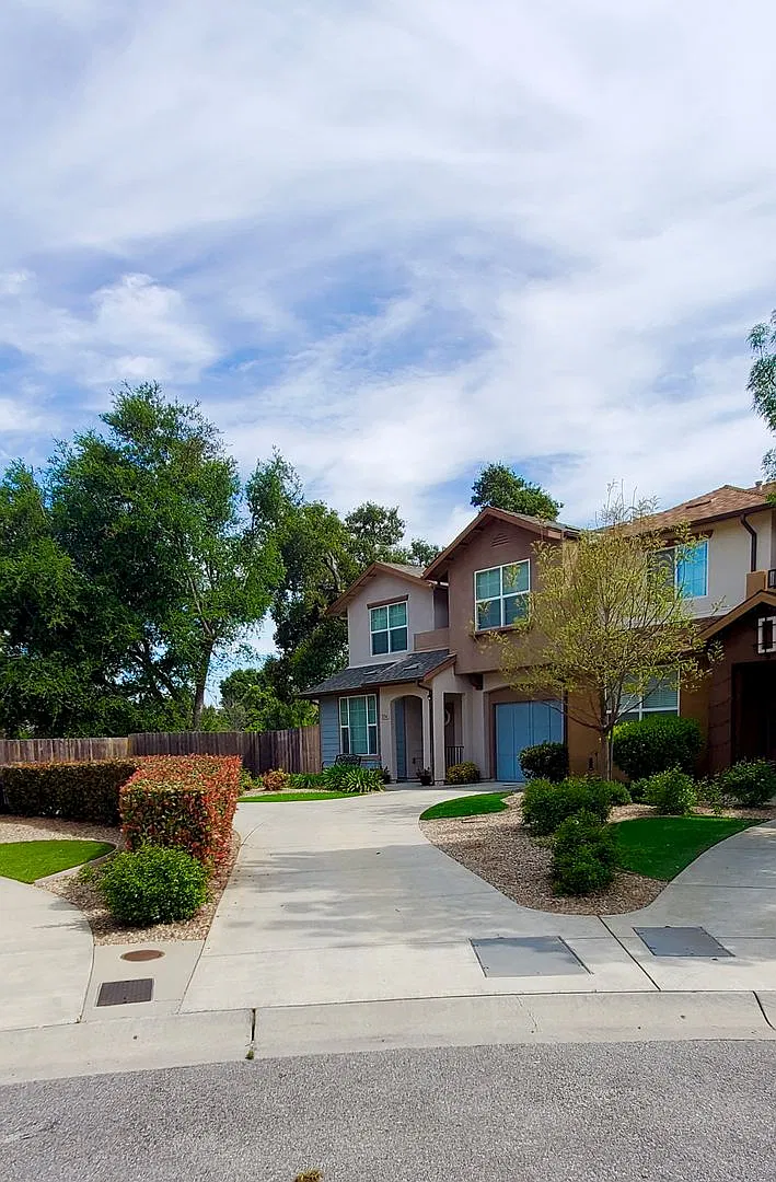 Oak Haven Village 3 Bedroom 2.5 Bath Single Family Home Available 9/11/2026 **Do Not Disturb Tena... — Photo 3