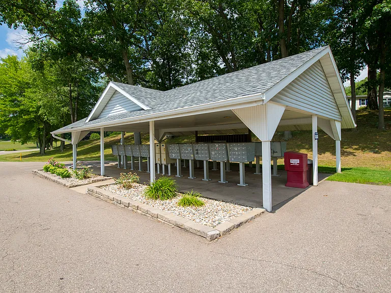 Hickory Hills Village — Photo 13