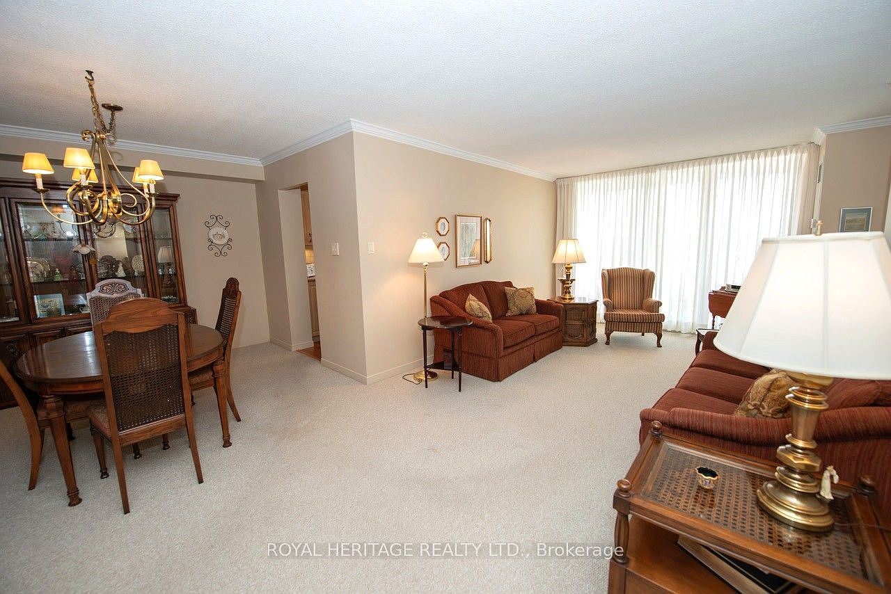 7811 Yonge St #709