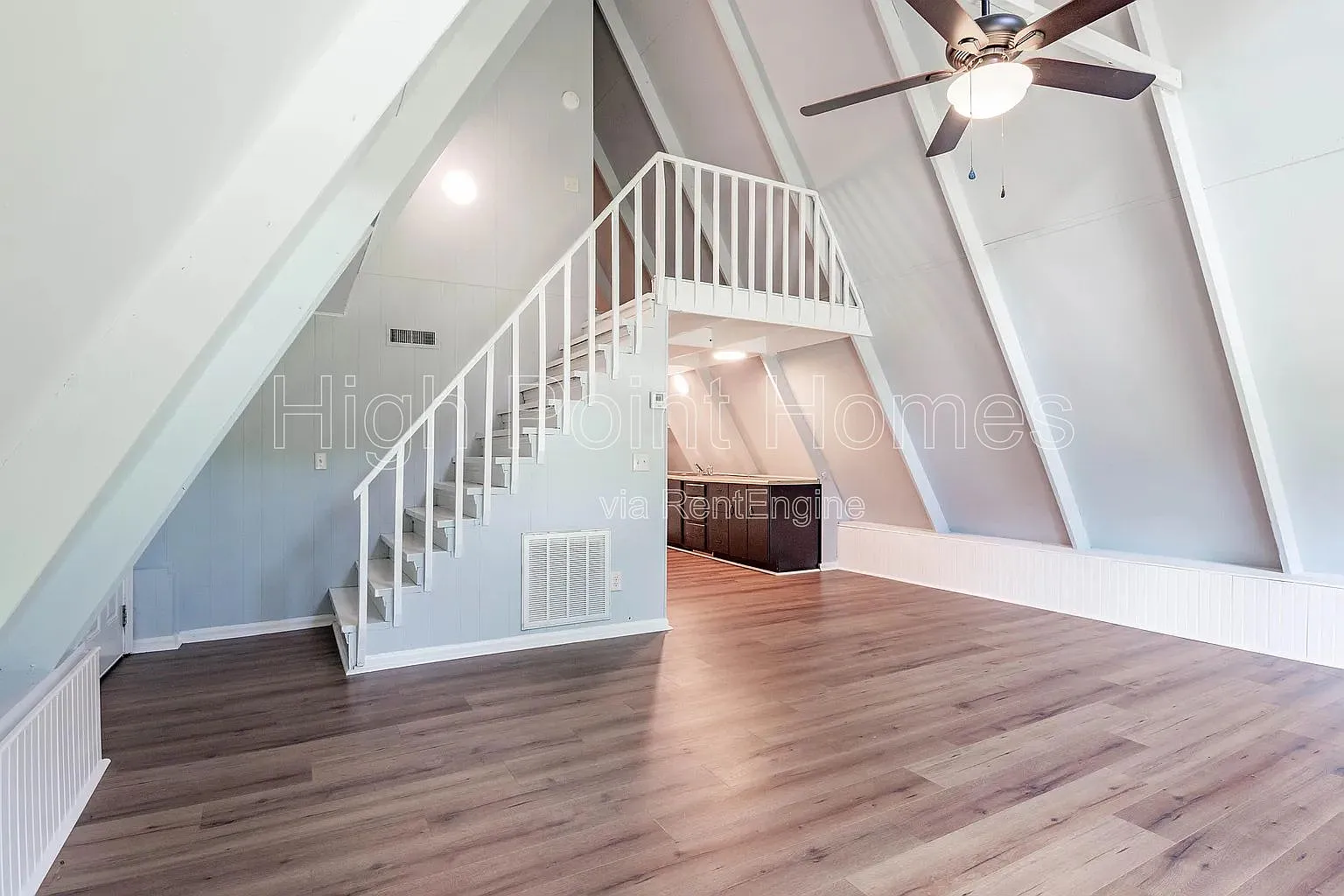 2 bed, 1.0 bath, 900 sqft, $1,075 — Photo 3