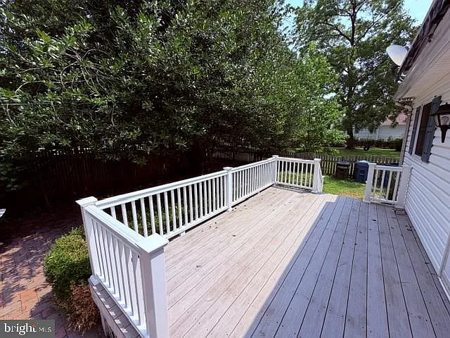 4 bed, 2.0 bath, 1680 sqft, $2,400 — Photo 3
