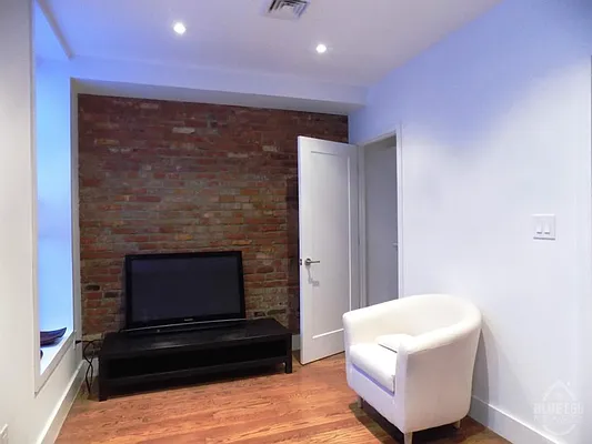 Rented by Blue Egg Realty Corp | media 21