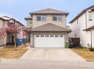 1888 33rd St NW, Edmonton, AB T6T 0L5