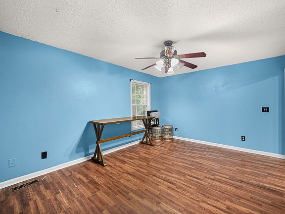3rd image of 966 Greenwood Ave