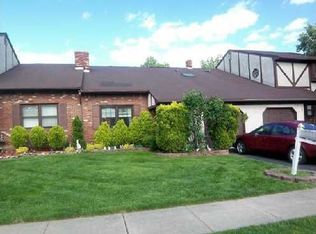 2 Dancaster Ct, Sayreville, NJ
