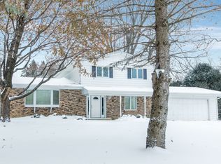 18415 26th Ave N, Plymouth, MN 55447