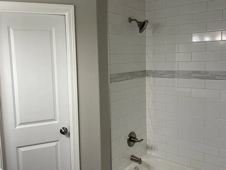 504 N Elizabeth St — Photo 3