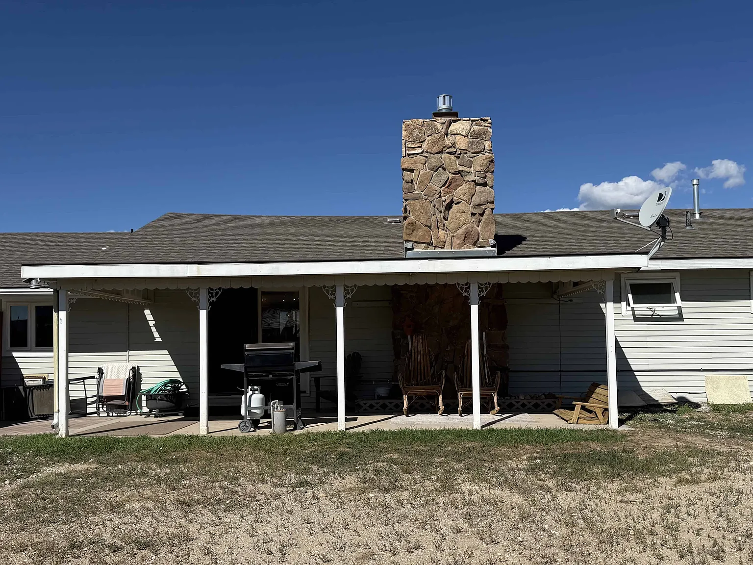 3 bed, 1.5 bath, 1638 sqft, $3,000 — Photo 2